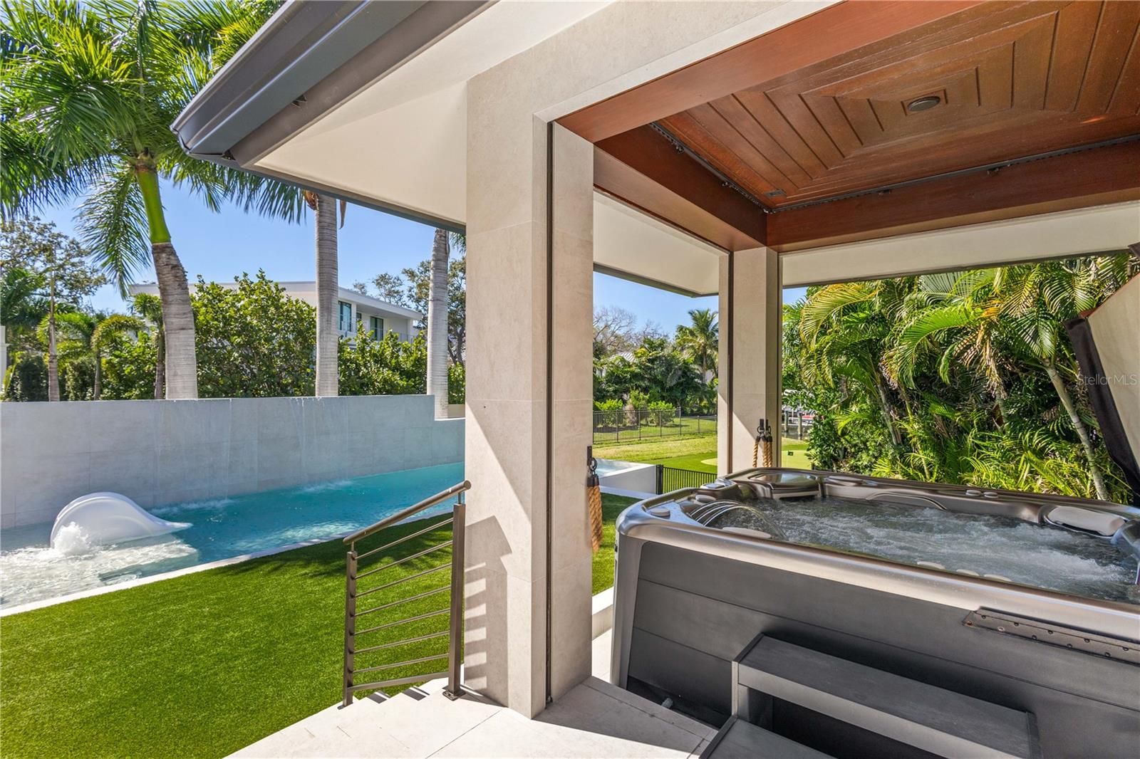 1808 FLOWER Dr SARASOTA, FL 34239