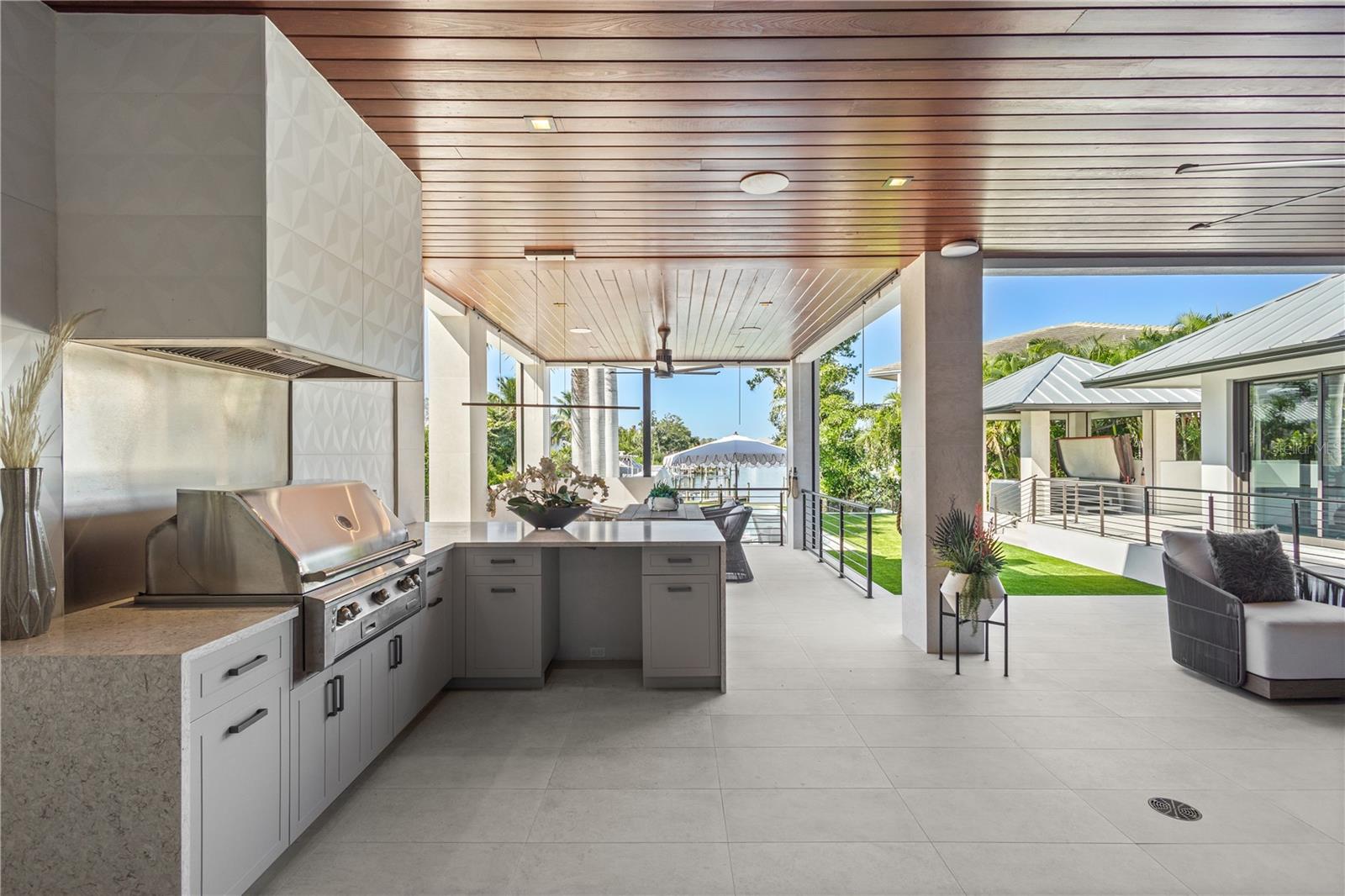 1808 FLOWER Dr SARASOTA, FL 34239