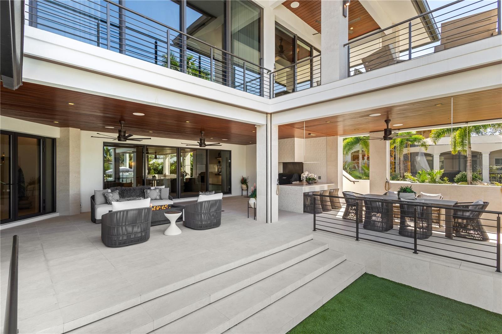 1808 FLOWER Dr SARASOTA, FL 34239