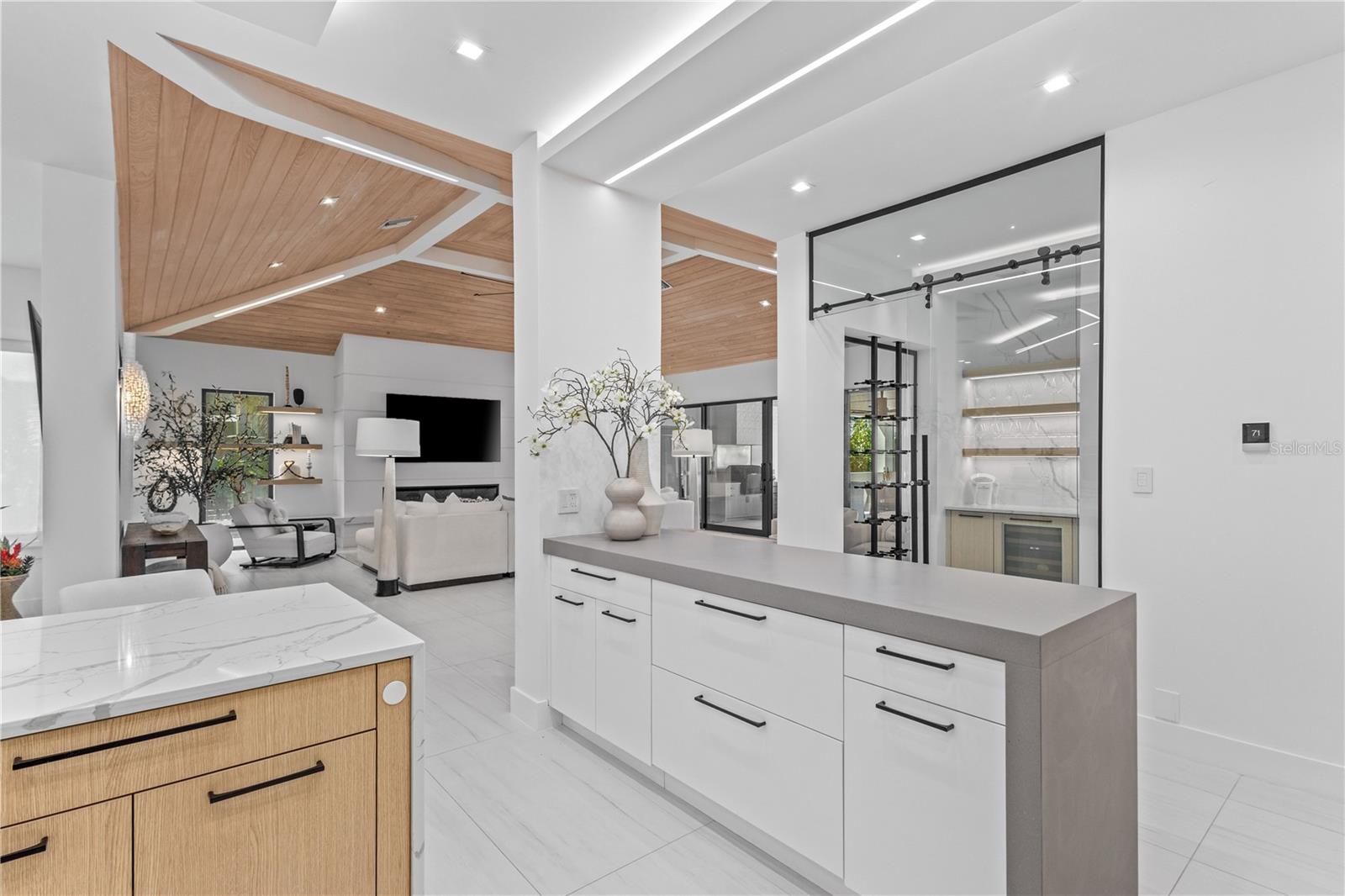 1808 FLOWER Dr SARASOTA, FL 34239