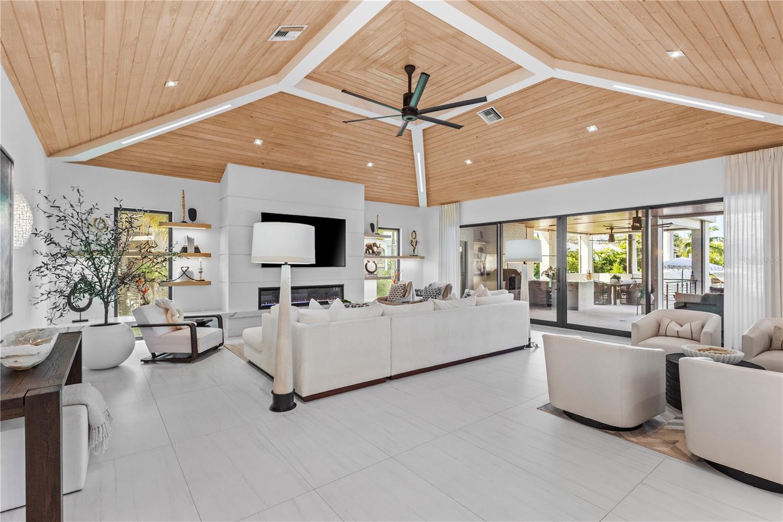 1808 FLOWER Dr SARASOTA, FL 34239