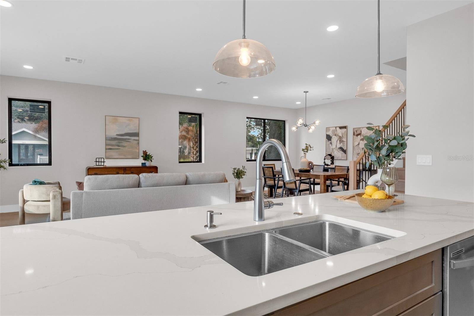 407 CALHOUN Pl ORLANDO, FL 32801