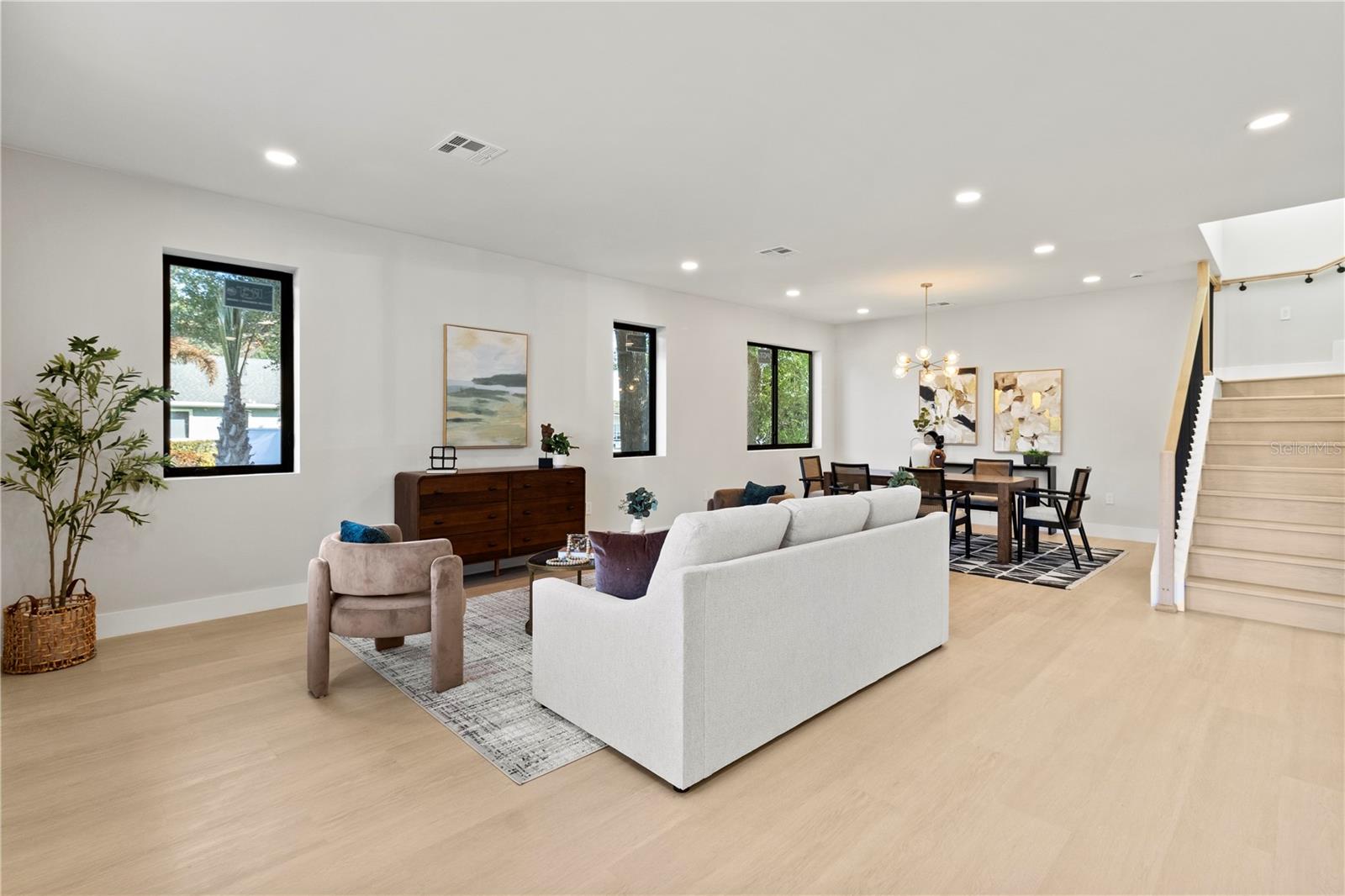 407 CALHOUN Pl ORLANDO, FL 32801