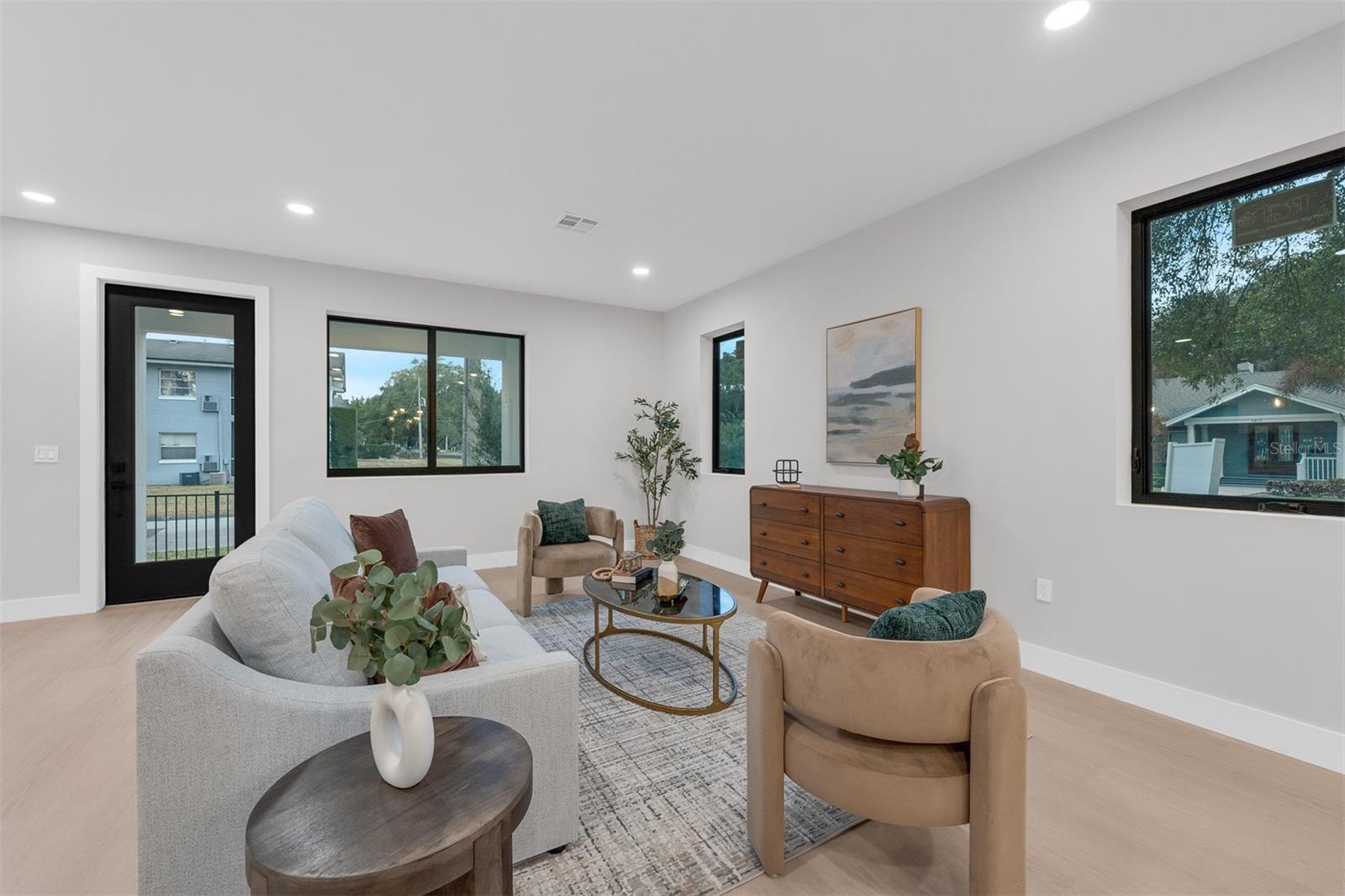 407 CALHOUN Pl ORLANDO, FL 32801