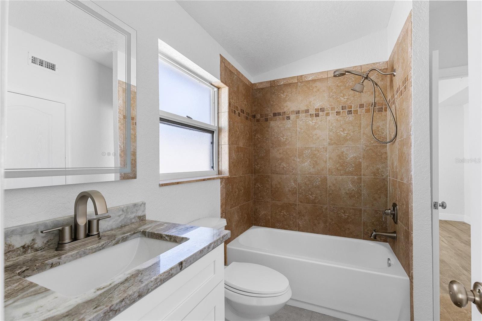 2501 REEF Ct ORLANDO, FL 32805