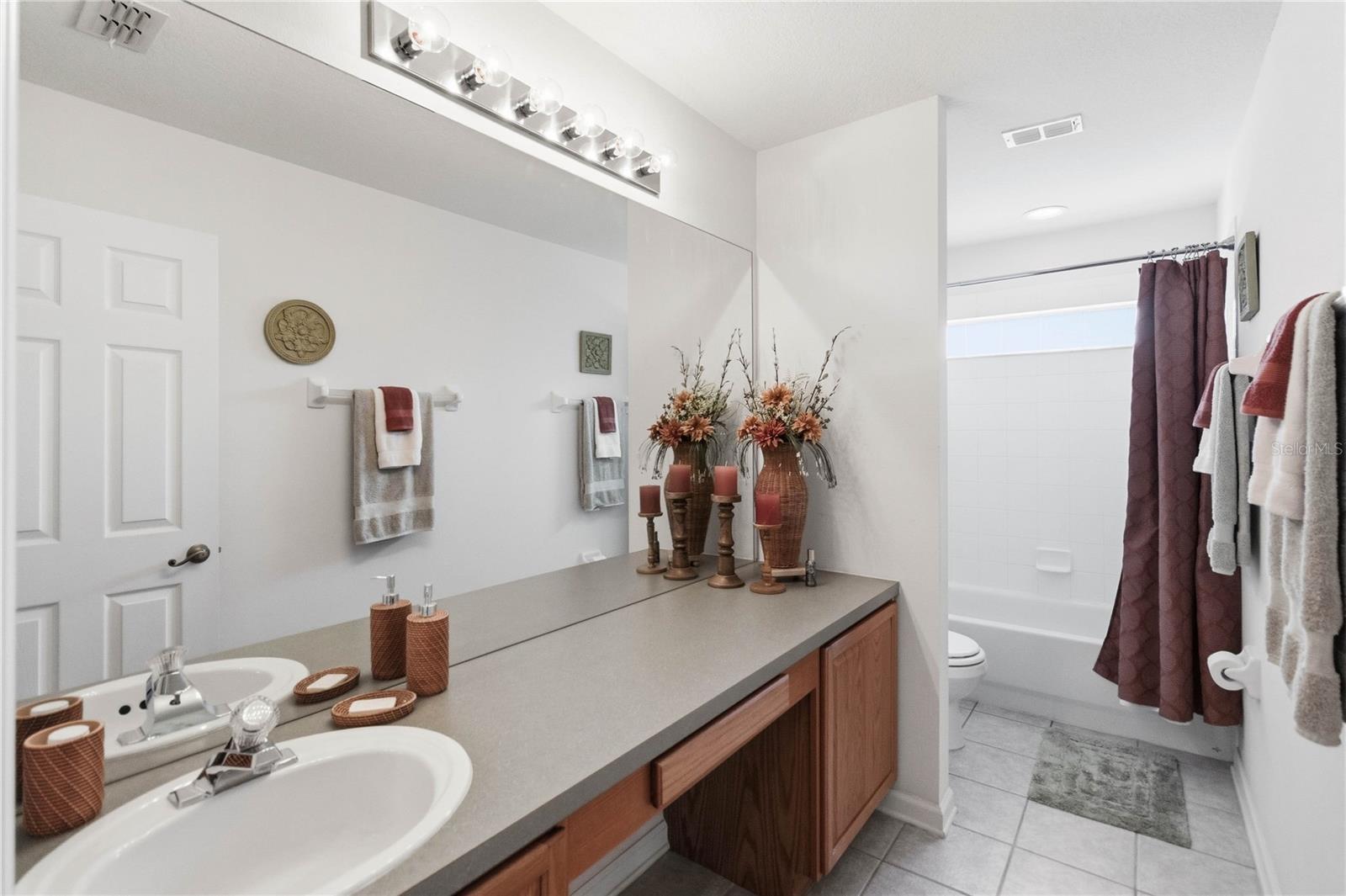 3196 HANGING MOSS Cir KISSIMMEE, FL 34741