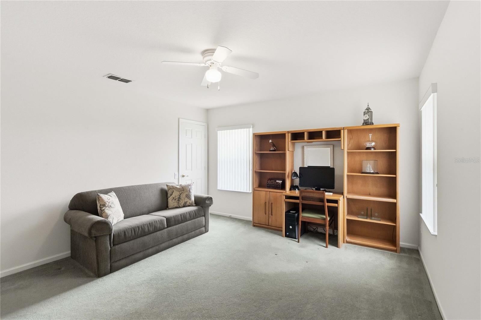 3196 HANGING MOSS Cir KISSIMMEE, FL 34741