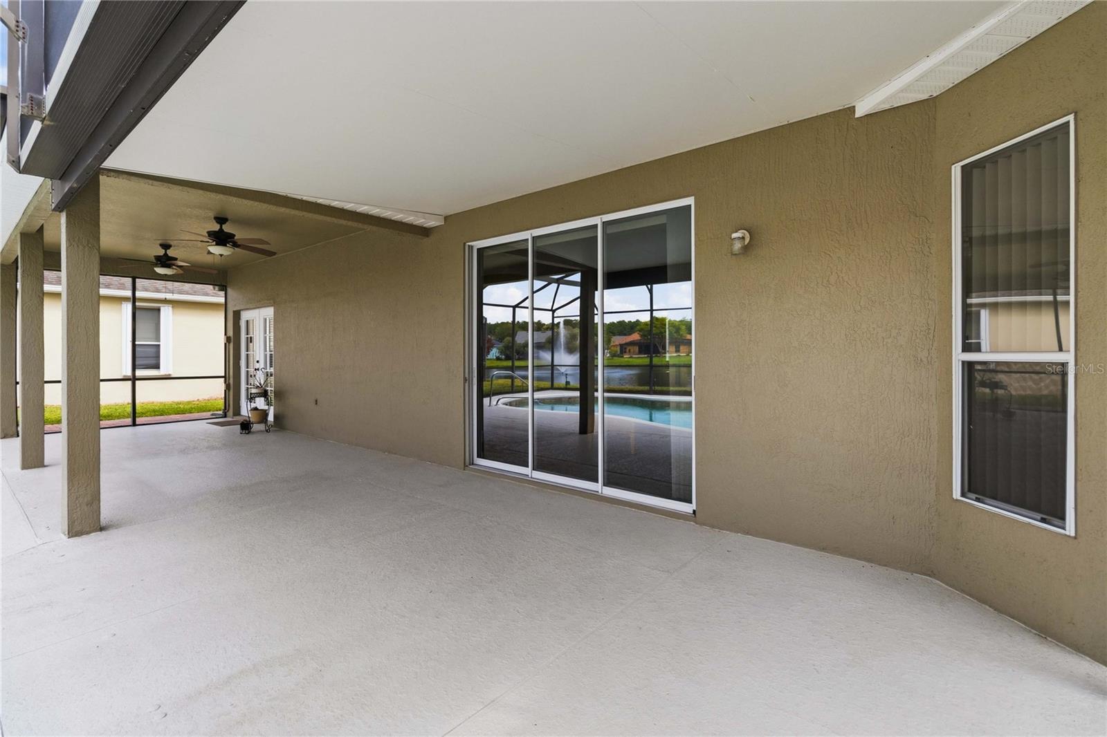3196 HANGING MOSS Cir KISSIMMEE, FL 34741