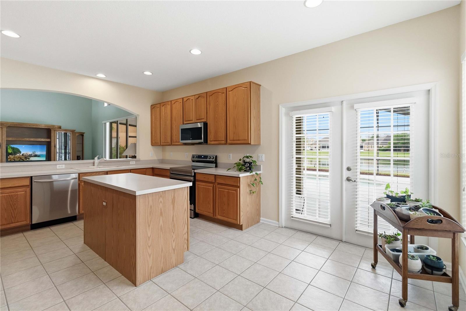 3196 HANGING MOSS Cir KISSIMMEE, FL 34741
