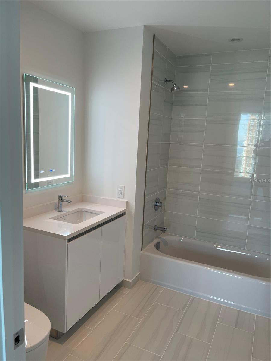 400 CENTRAL Ave #1804 ST PETERSBURG, FL 33701