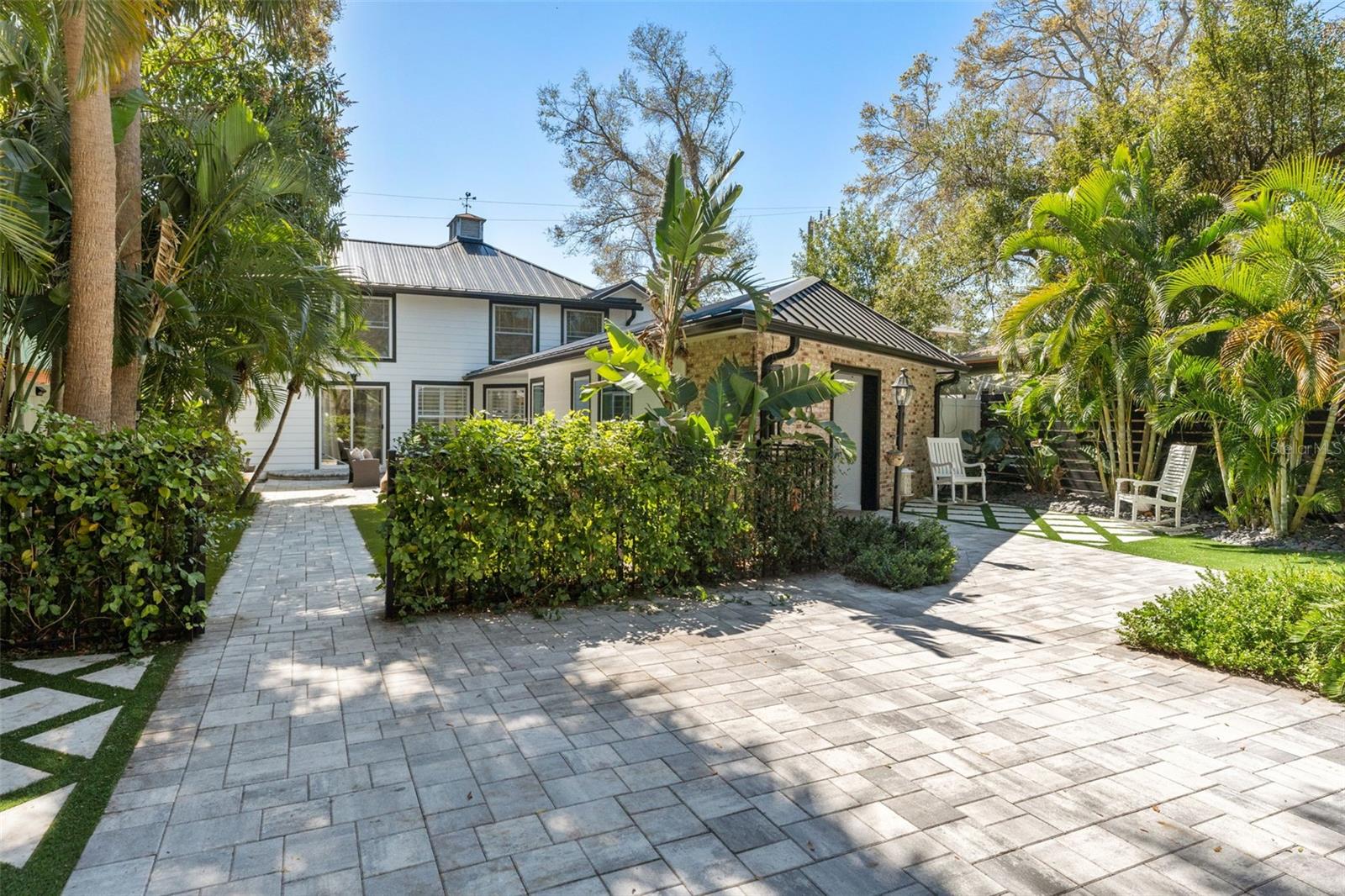 222 11TH Ave ST PETERSBURG, FL 33701