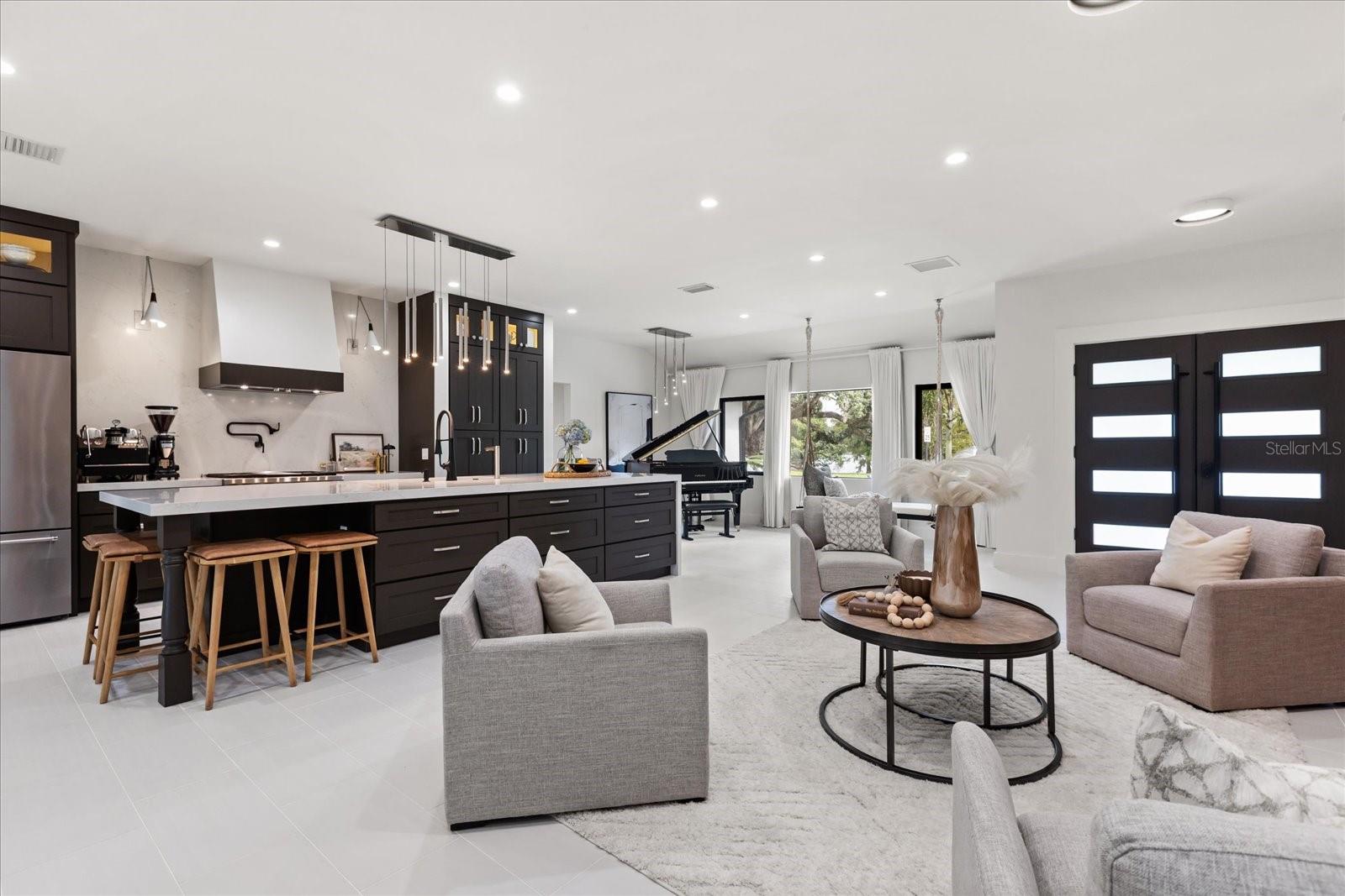 730 Lk DAVIS Dr ORLANDO, FL 32806