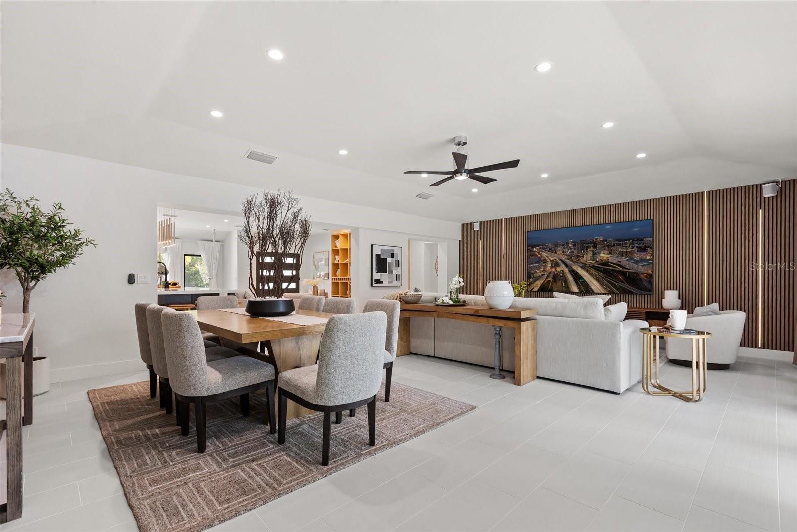 730 Lk DAVIS Dr ORLANDO, FL 32806