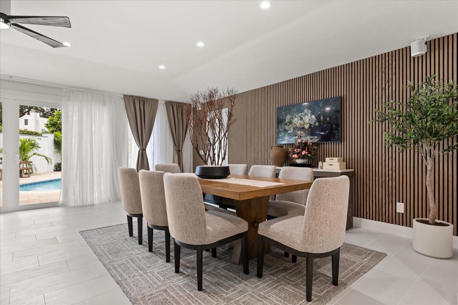 730 Lk DAVIS Dr ORLANDO, FL 32806