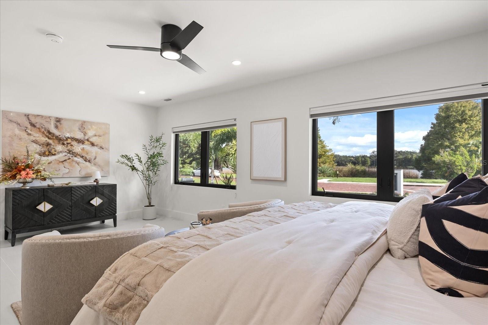 730 Lk DAVIS Dr ORLANDO, FL 32806