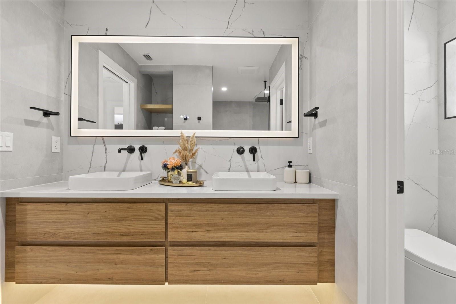 730 Lk DAVIS Dr ORLANDO, FL 32806