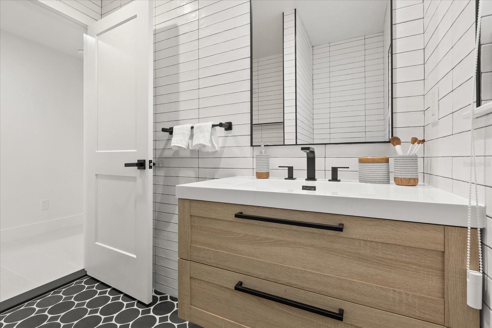 730 Lk DAVIS Dr ORLANDO, FL 32806