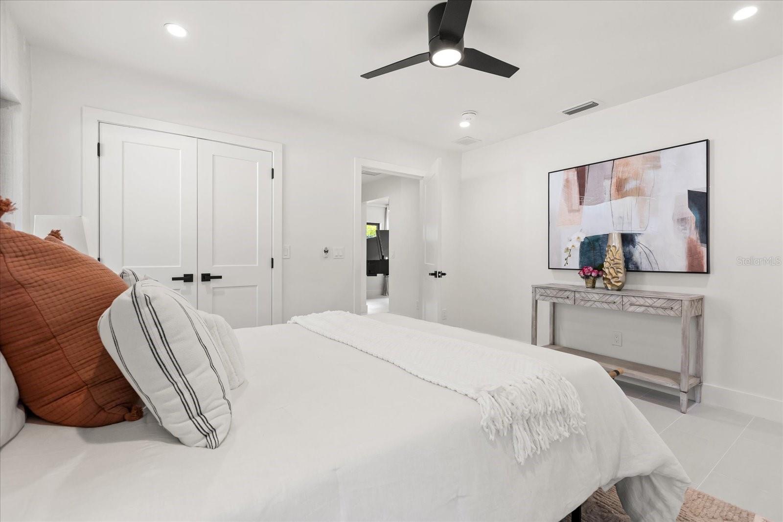 730 Lk DAVIS Dr ORLANDO, FL 32806