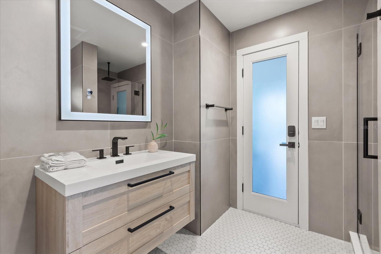 730 Lk DAVIS Dr ORLANDO, FL 32806