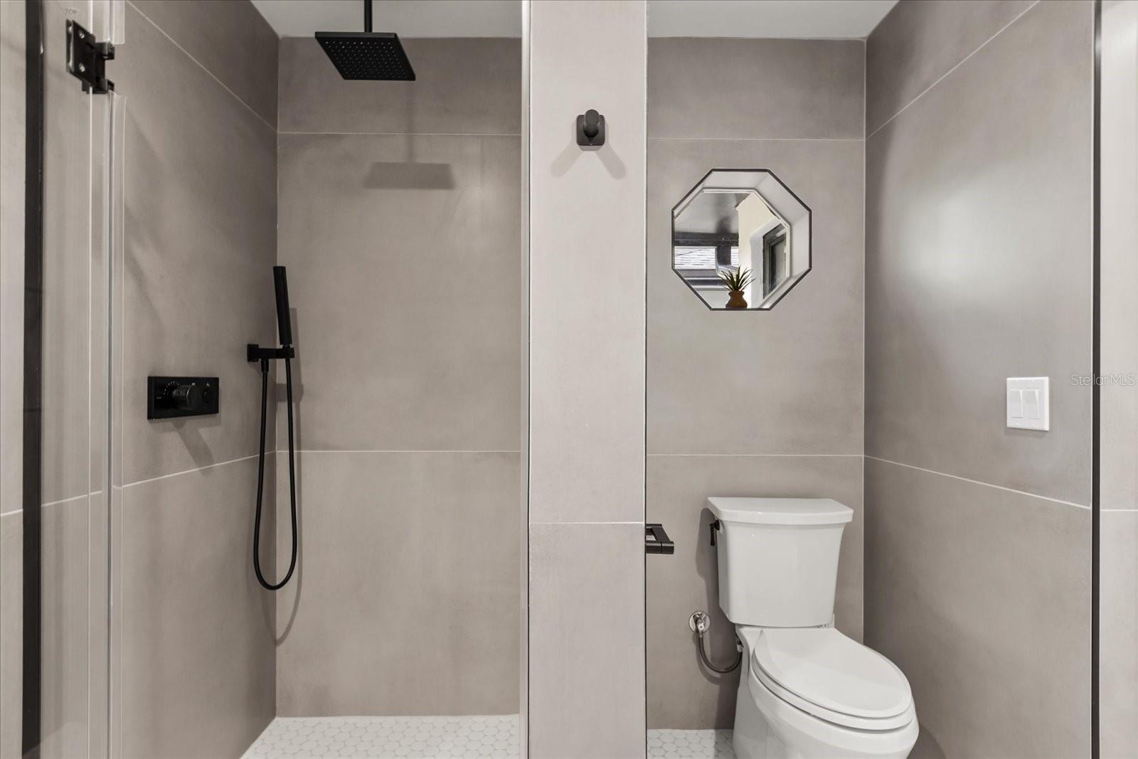 730 Lk DAVIS Dr ORLANDO, FL 32806