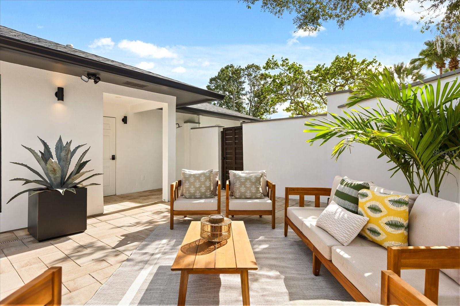 730 Lk DAVIS Dr ORLANDO, FL 32806