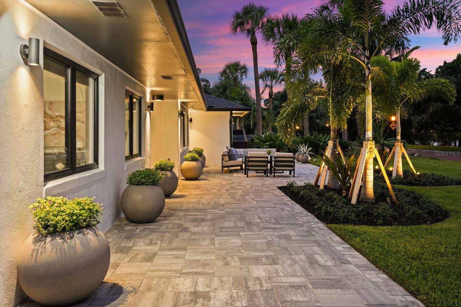 730 Lk DAVIS Dr ORLANDO, FL 32806