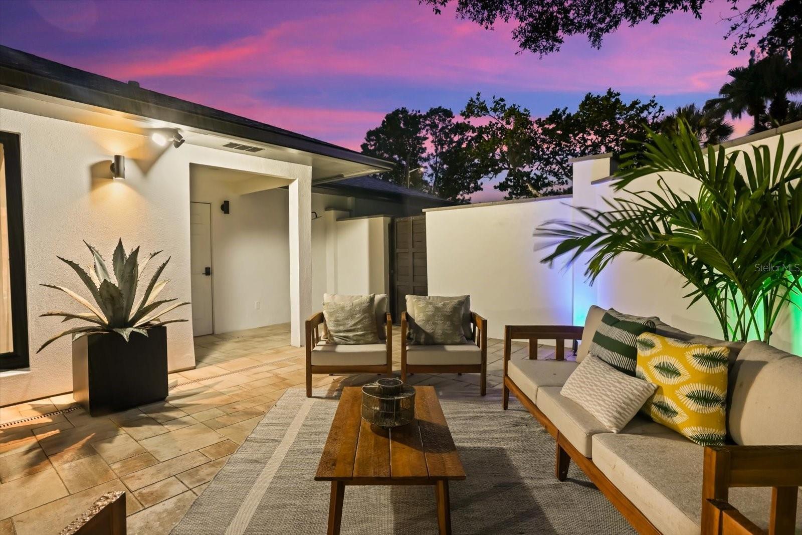 730 Lk DAVIS Dr ORLANDO, FL 32806