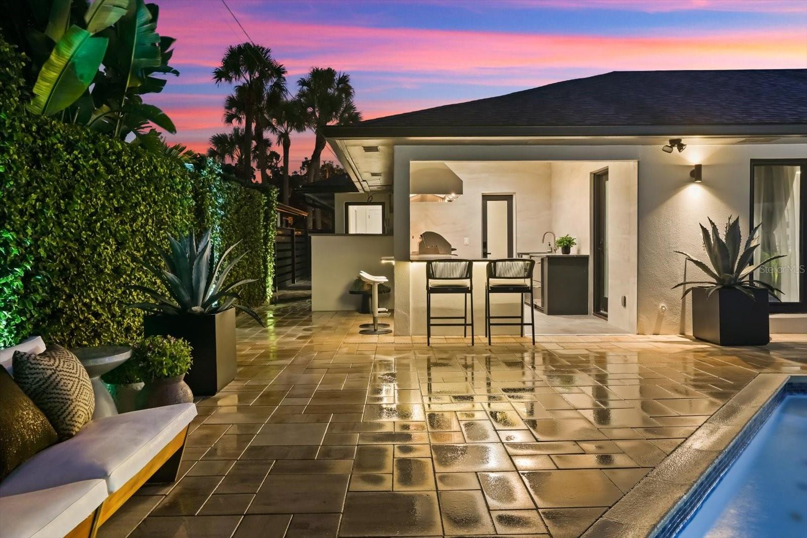 730 Lk DAVIS Dr ORLANDO, FL 32806