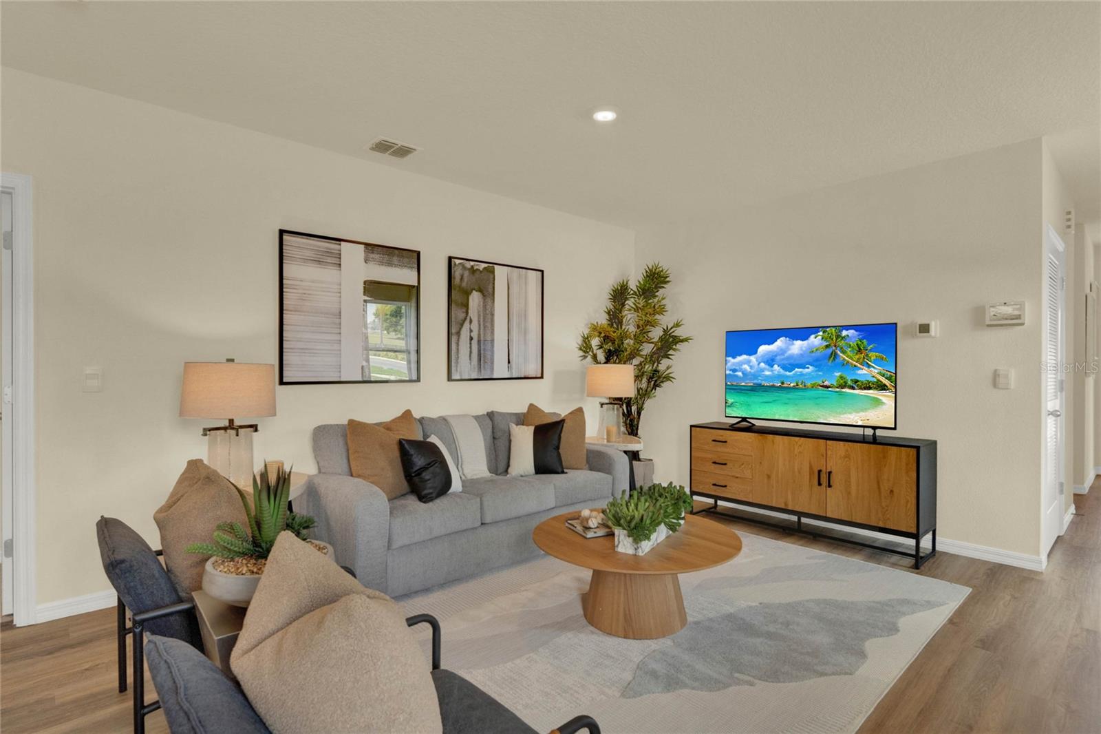 5514 STABLE MATE Dr APOPKA, FL 32712