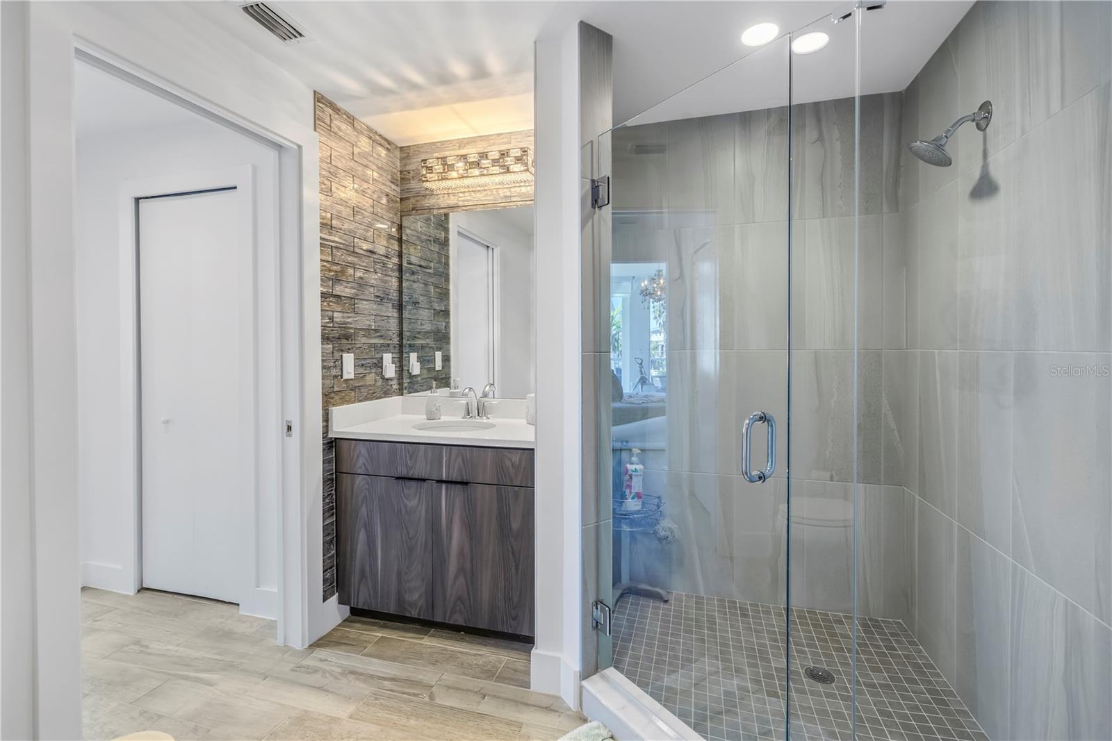 19816 GULF Blvd #201 INDIAN SHORES, FL 33785