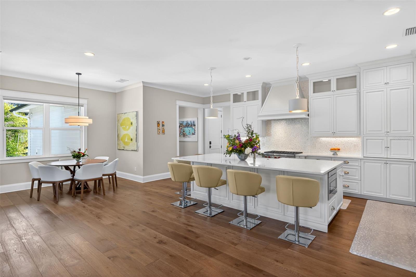 1936 COFFEE POT Blvd ST PETERSBURG, FL 33704