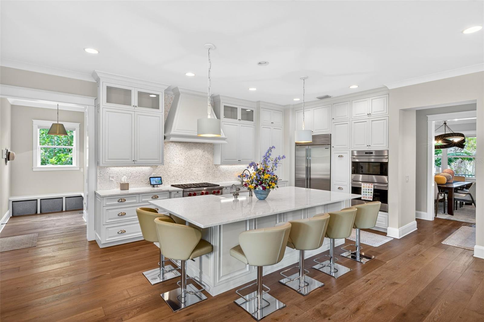 1936 COFFEE POT Blvd ST PETERSBURG, FL 33704