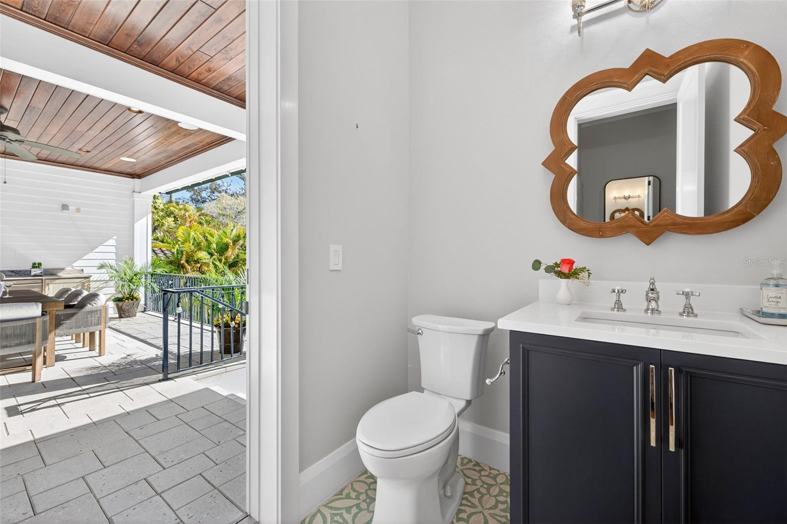 1936 COFFEE POT Blvd ST PETERSBURG, FL 33704