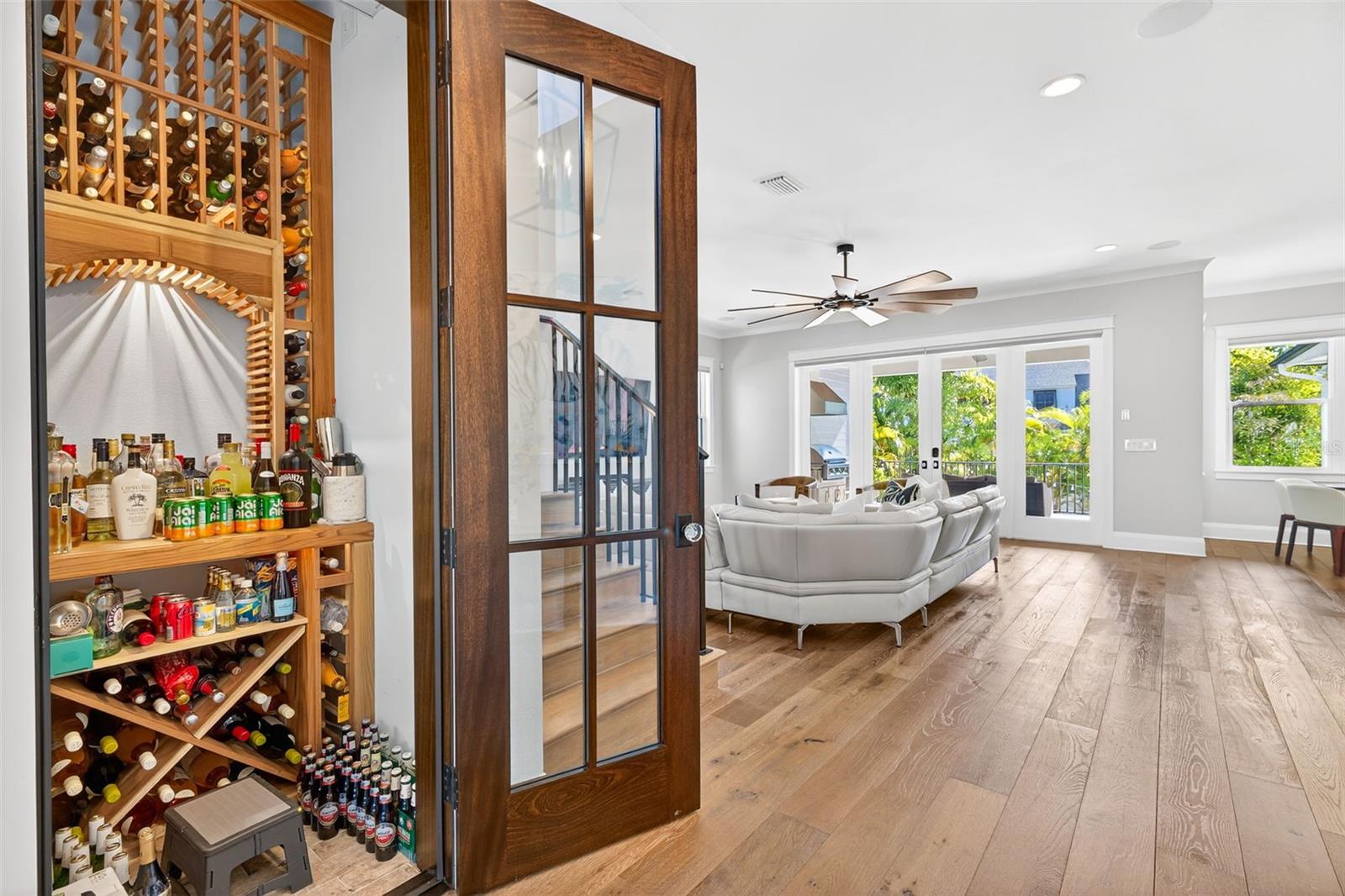 1936 COFFEE POT Blvd ST PETERSBURG, FL 33704