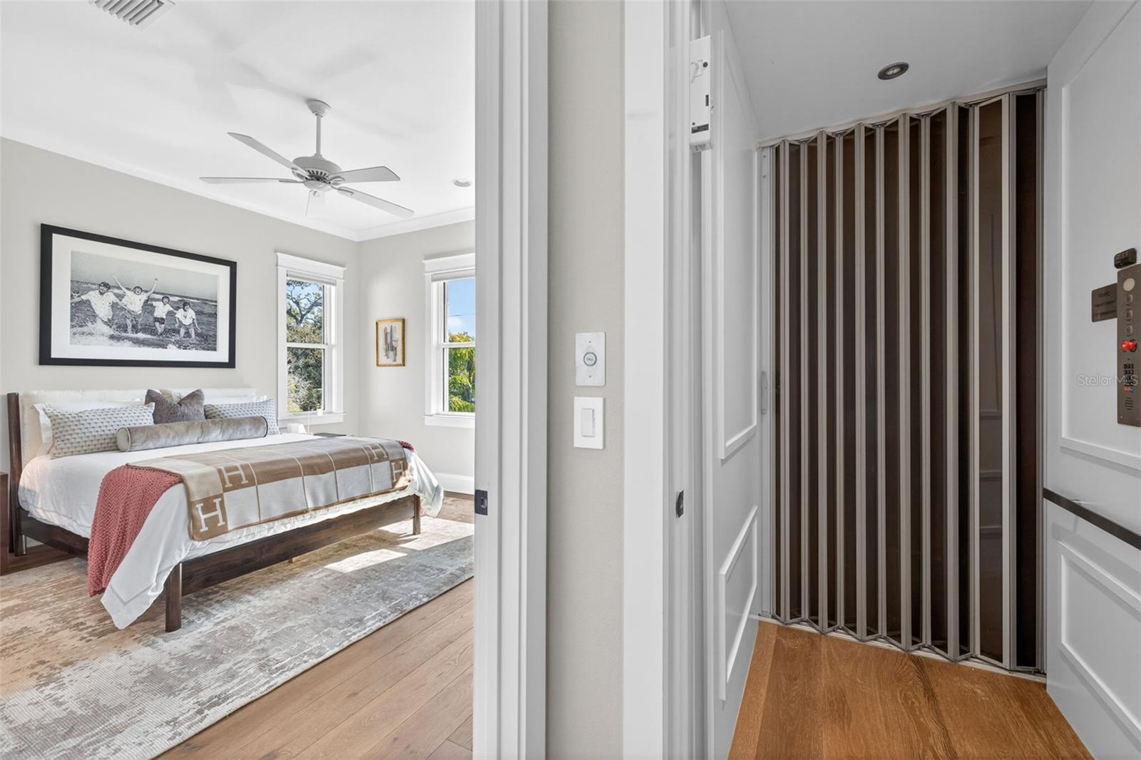 1936 COFFEE POT Blvd ST PETERSBURG, FL 33704