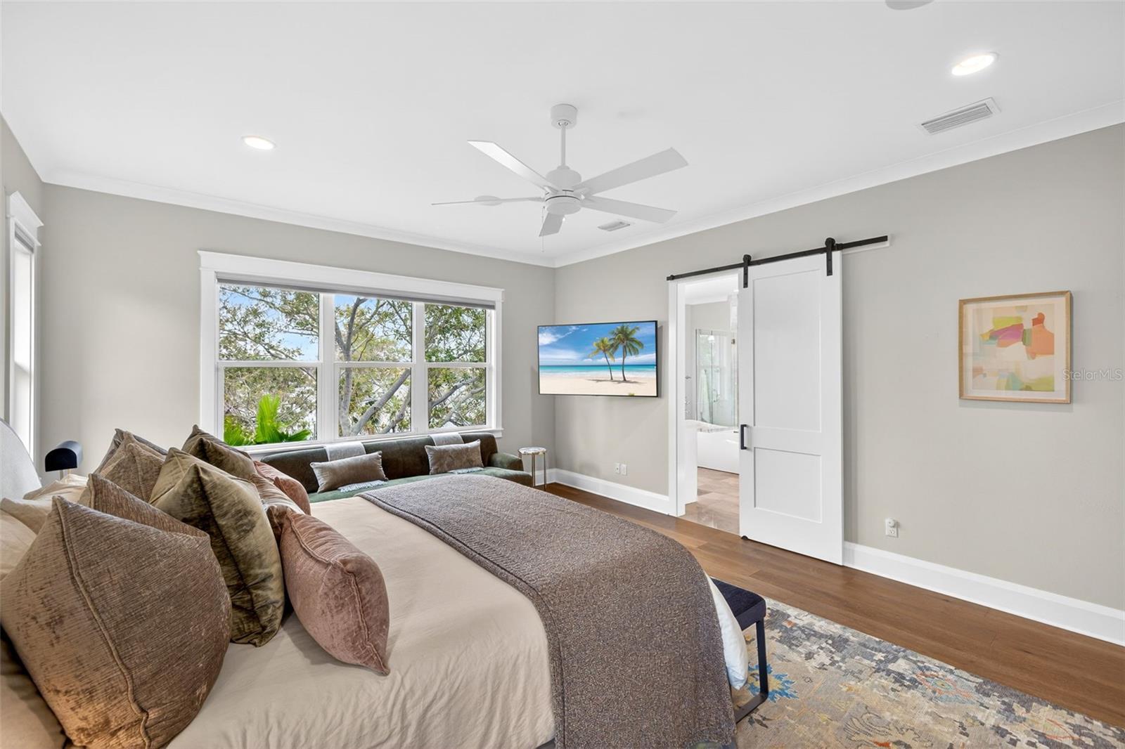 1936 COFFEE POT Blvd ST PETERSBURG, FL 33704