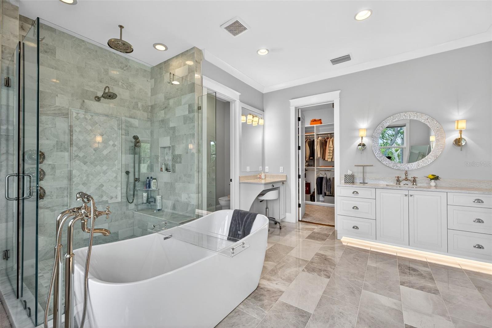 1936 COFFEE POT Blvd ST PETERSBURG, FL 33704