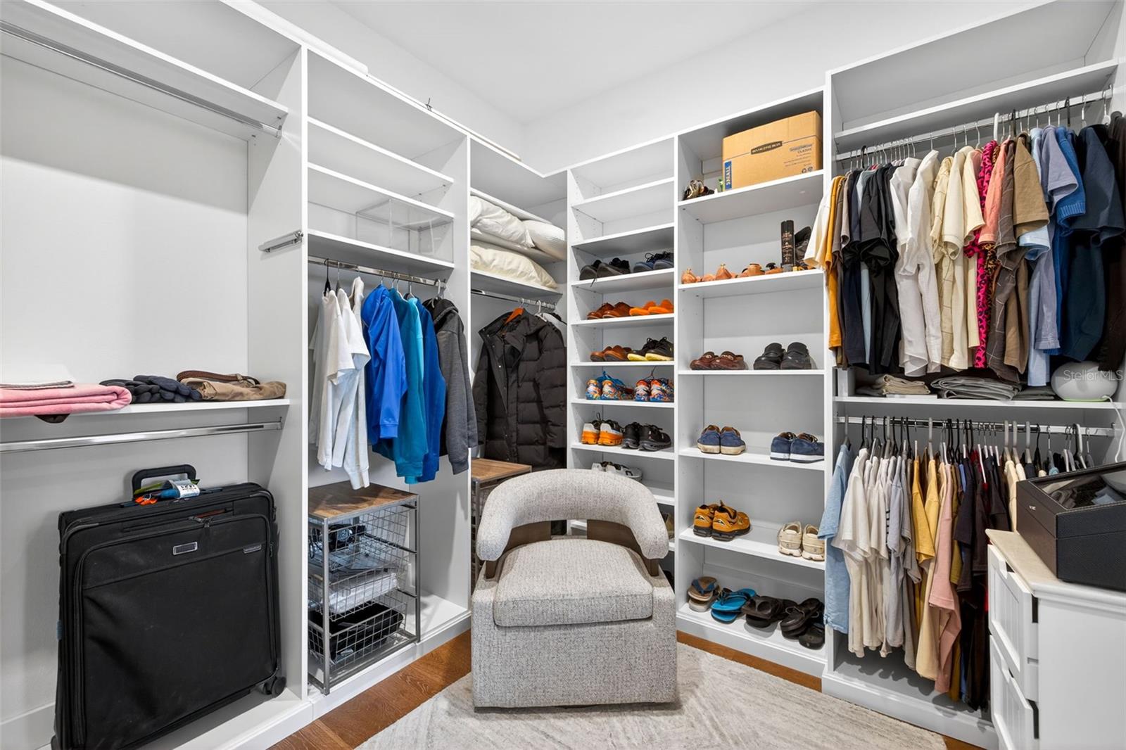 1936 COFFEE POT Blvd ST PETERSBURG, FL 33704