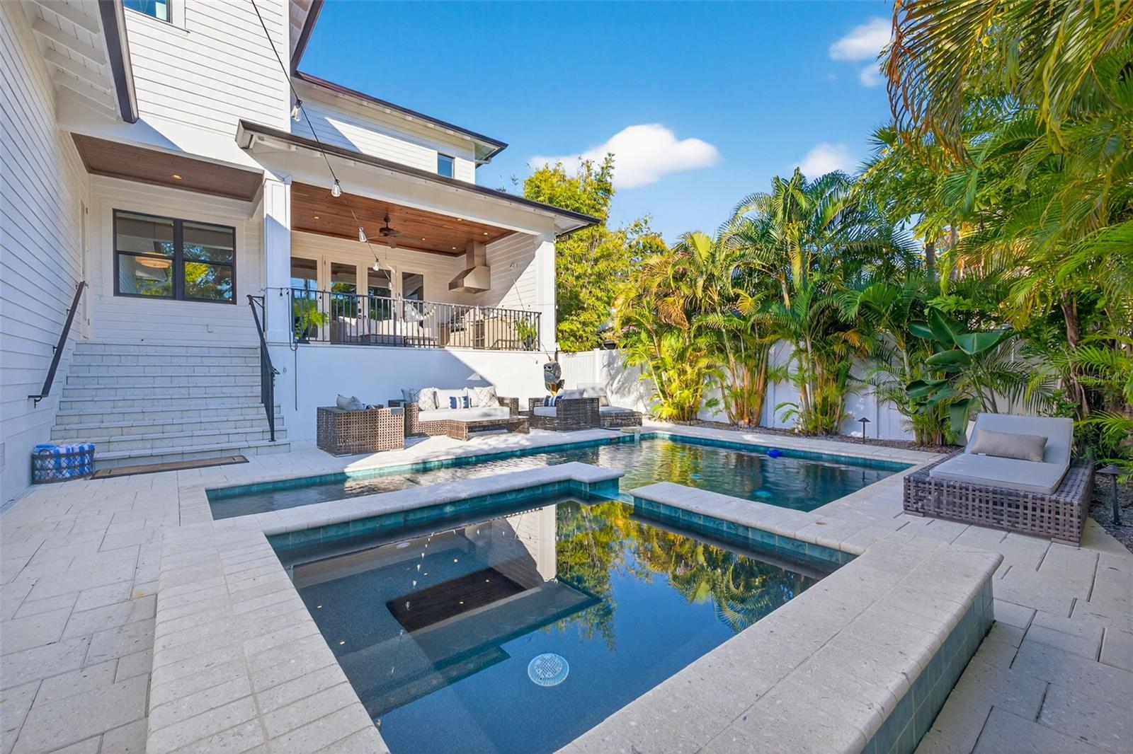 1936 COFFEE POT Blvd ST PETERSBURG, FL 33704