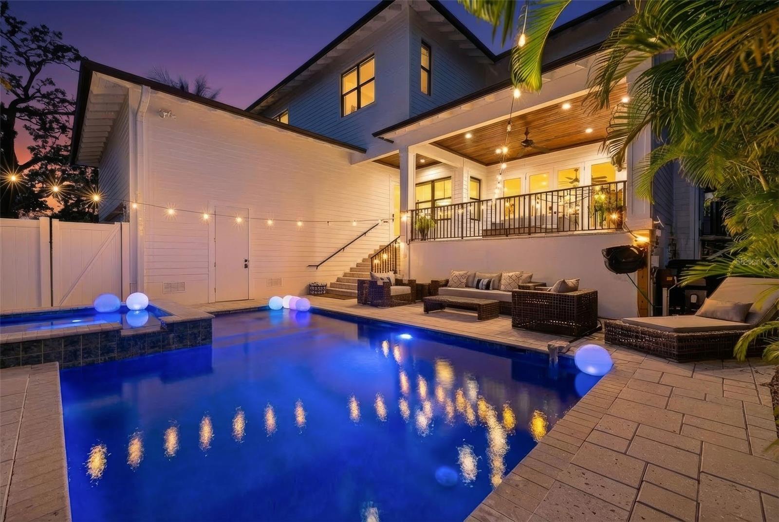 1936 COFFEE POT Blvd ST PETERSBURG, FL 33704