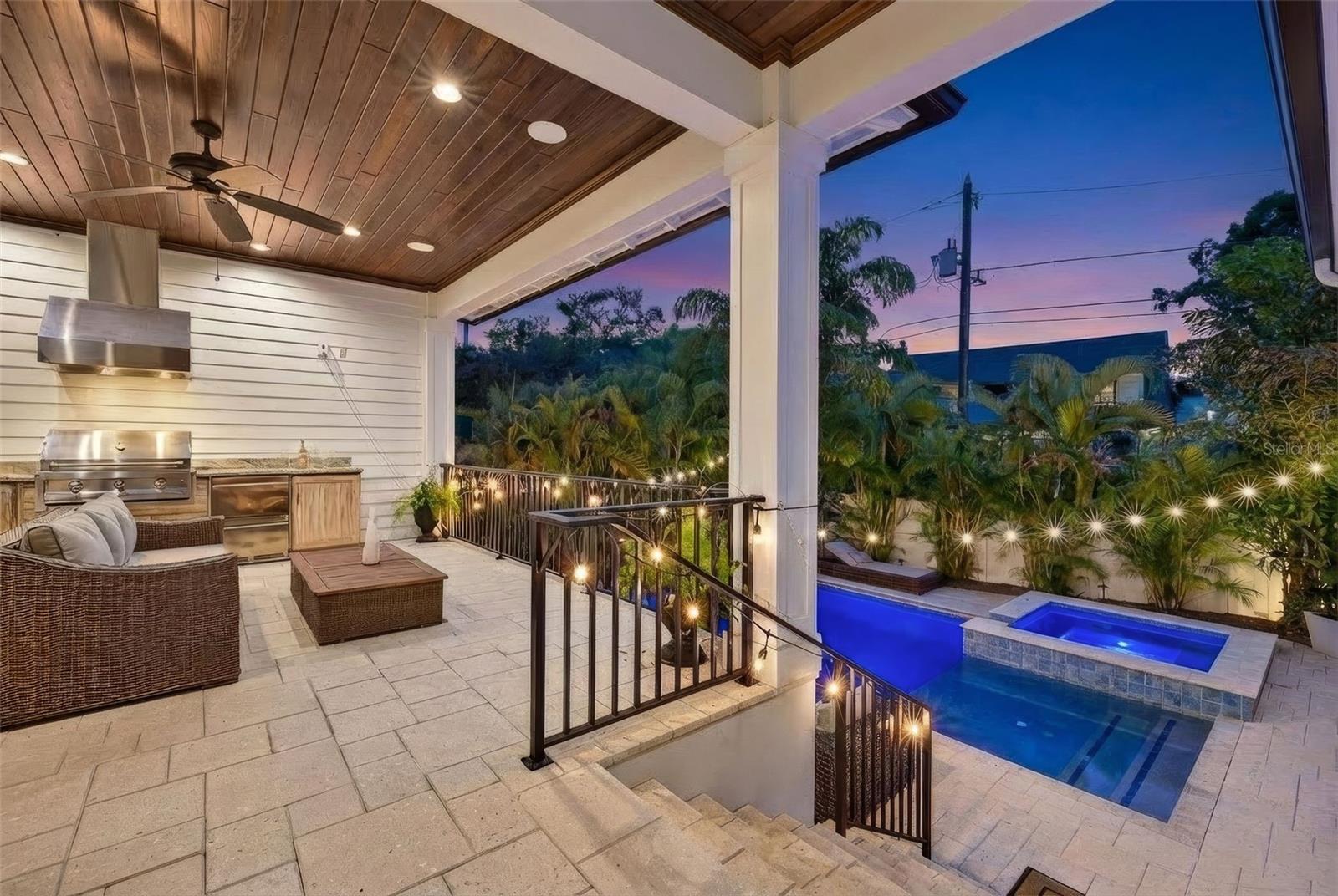 1936 COFFEE POT Blvd ST PETERSBURG, FL 33704