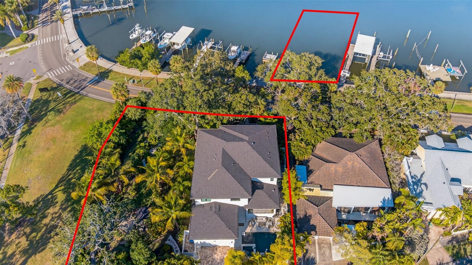 1936 COFFEE POT Blvd ST PETERSBURG, FL 33704