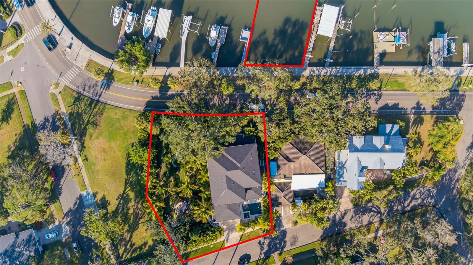 1936 COFFEE POT Blvd ST PETERSBURG, FL 33704