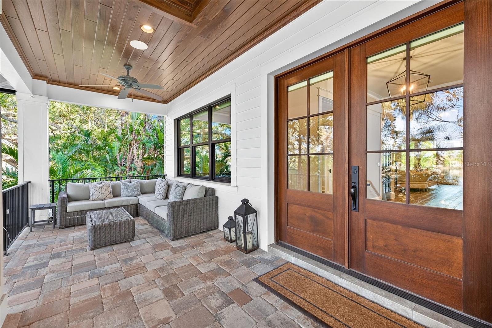 1936 COFFEE POT Blvd ST PETERSBURG, FL 33704