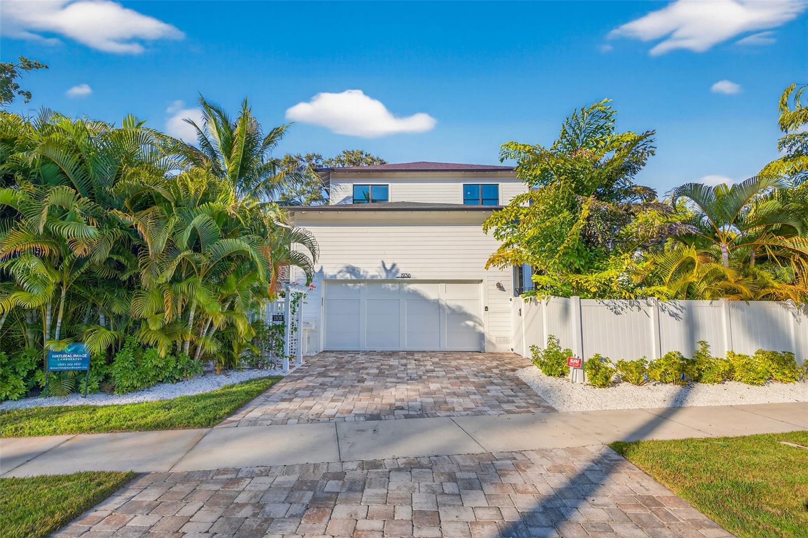 1936 COFFEE POT Blvd ST PETERSBURG, FL 33704