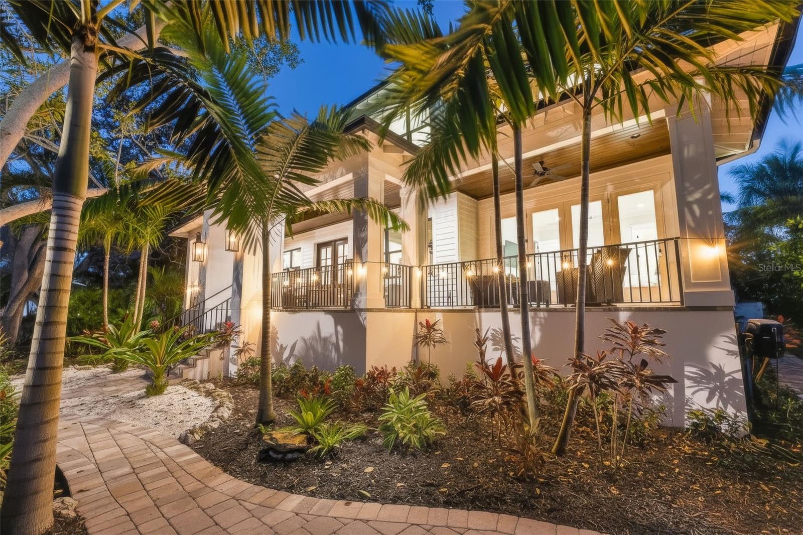 1936 COFFEE POT Blvd ST PETERSBURG, FL 33704