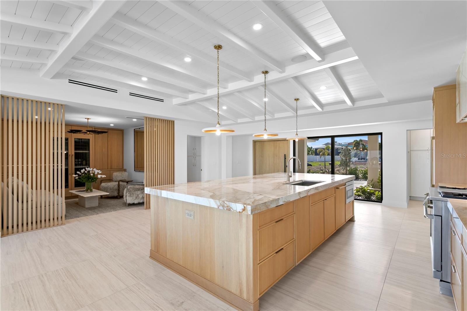 2580 E BAY Isle Dr ST PETERSBURG, FL 33705