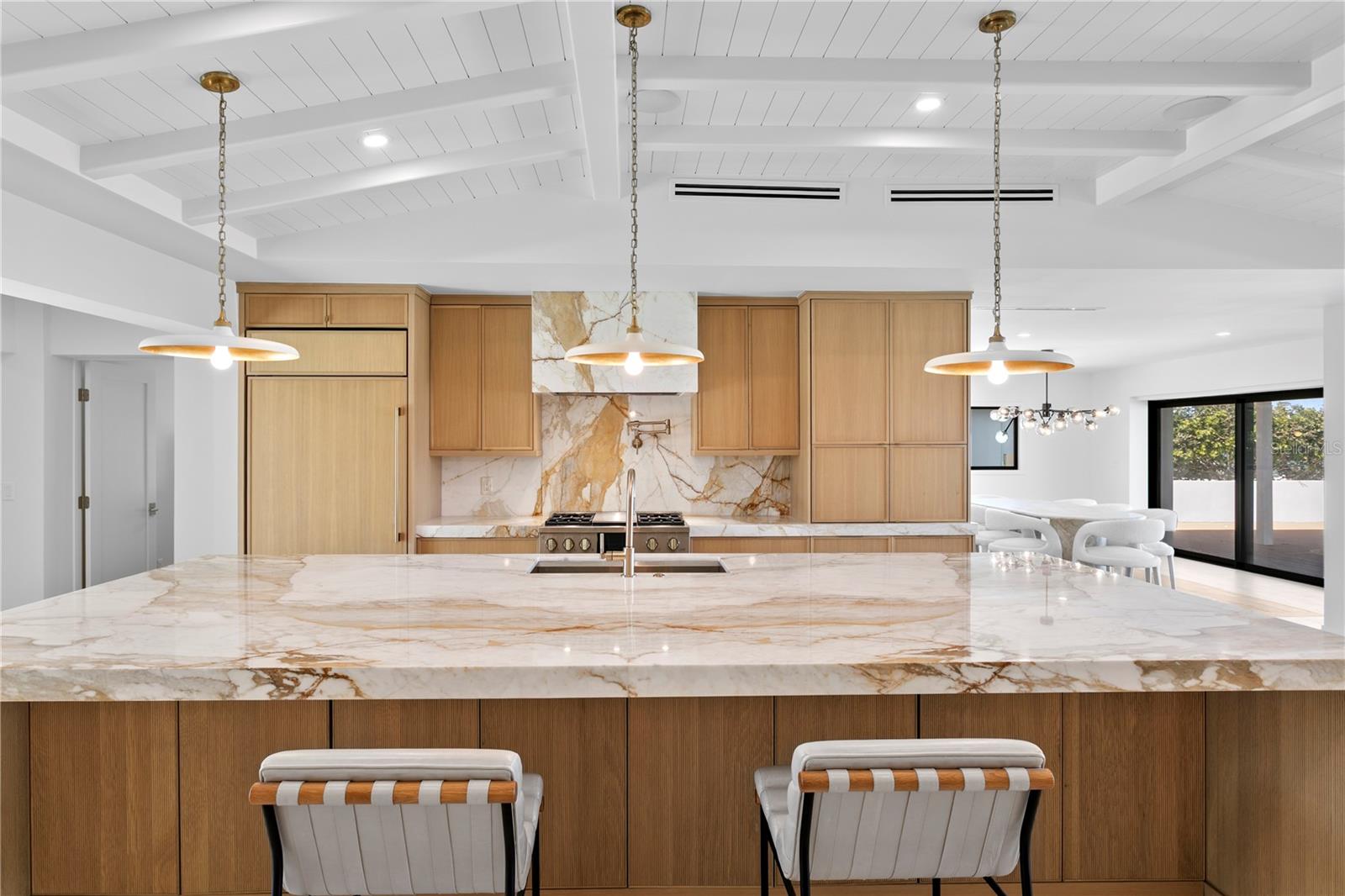 2580 E BAY Isle Dr ST PETERSBURG, FL 33705