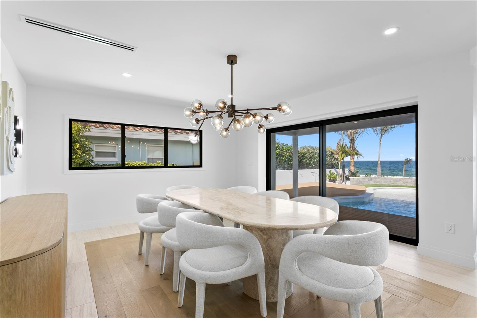 2580 E BAY Isle Dr ST PETERSBURG, FL 33705