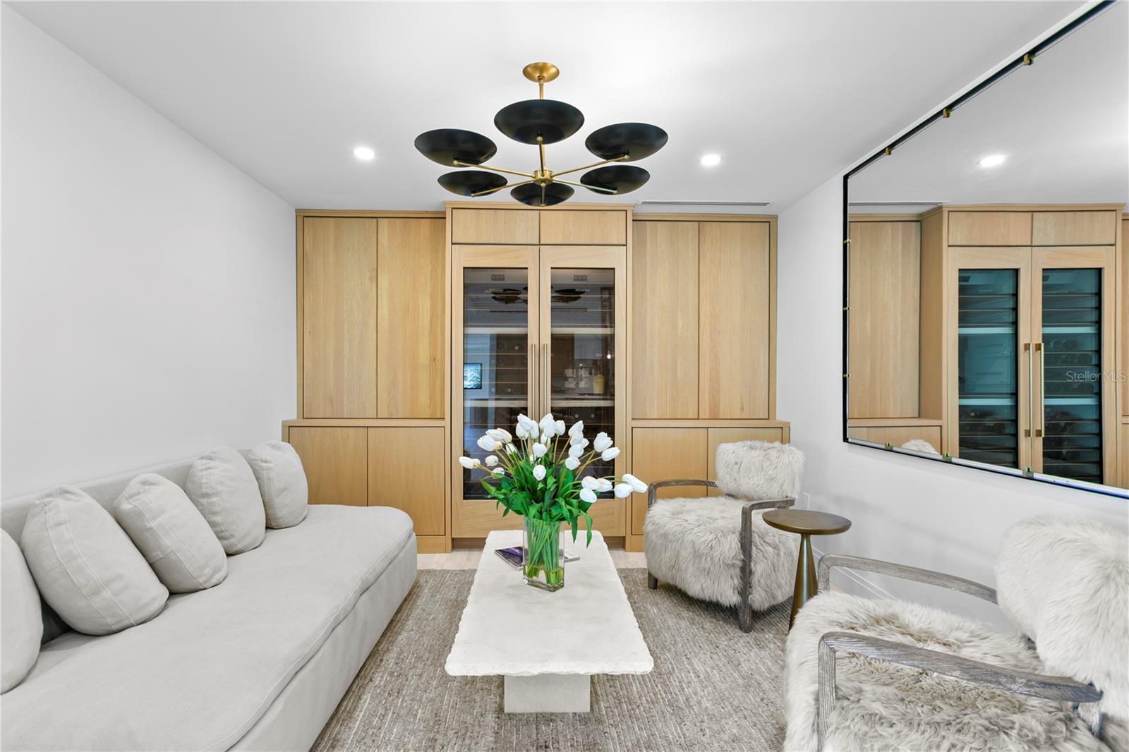 2580 E BAY Isle Dr ST PETERSBURG, FL 33705